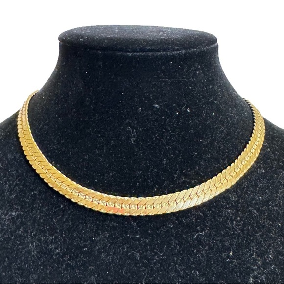 Vintage Necklace Gold Tone Herringbone Flat Chain Collar Costume Jewelry - Picture 1 of 15